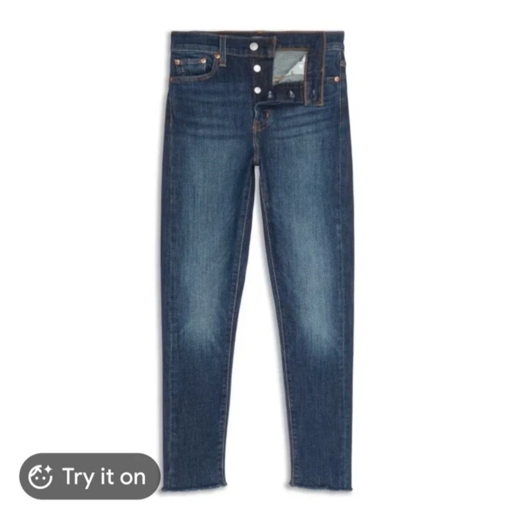 Levi's Wedgie Skinny Jeans Denim High Rise Button Fly Raw Hem Size 31 Cheeky